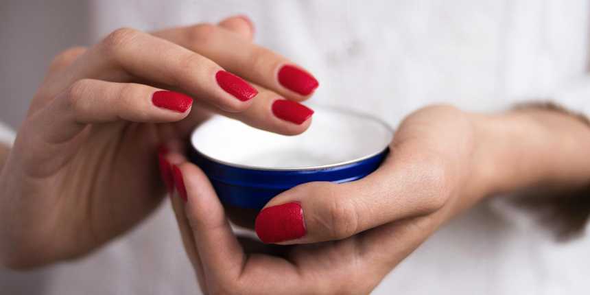  Eight Surprising Causes Why Your Pores and skin Would possibly Be Dry